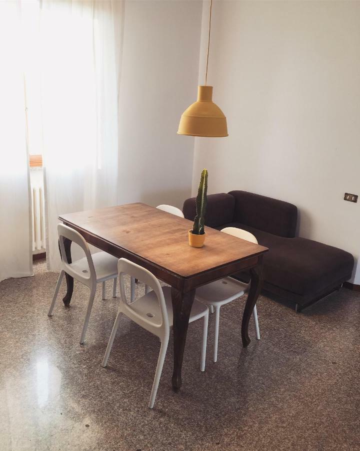 Sunny Family Apartment In Villa - Humanitas Forum Ieo Pieve Emanuele Exterior photo